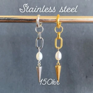 Örhängen i stål med pärla och kon - ❤️