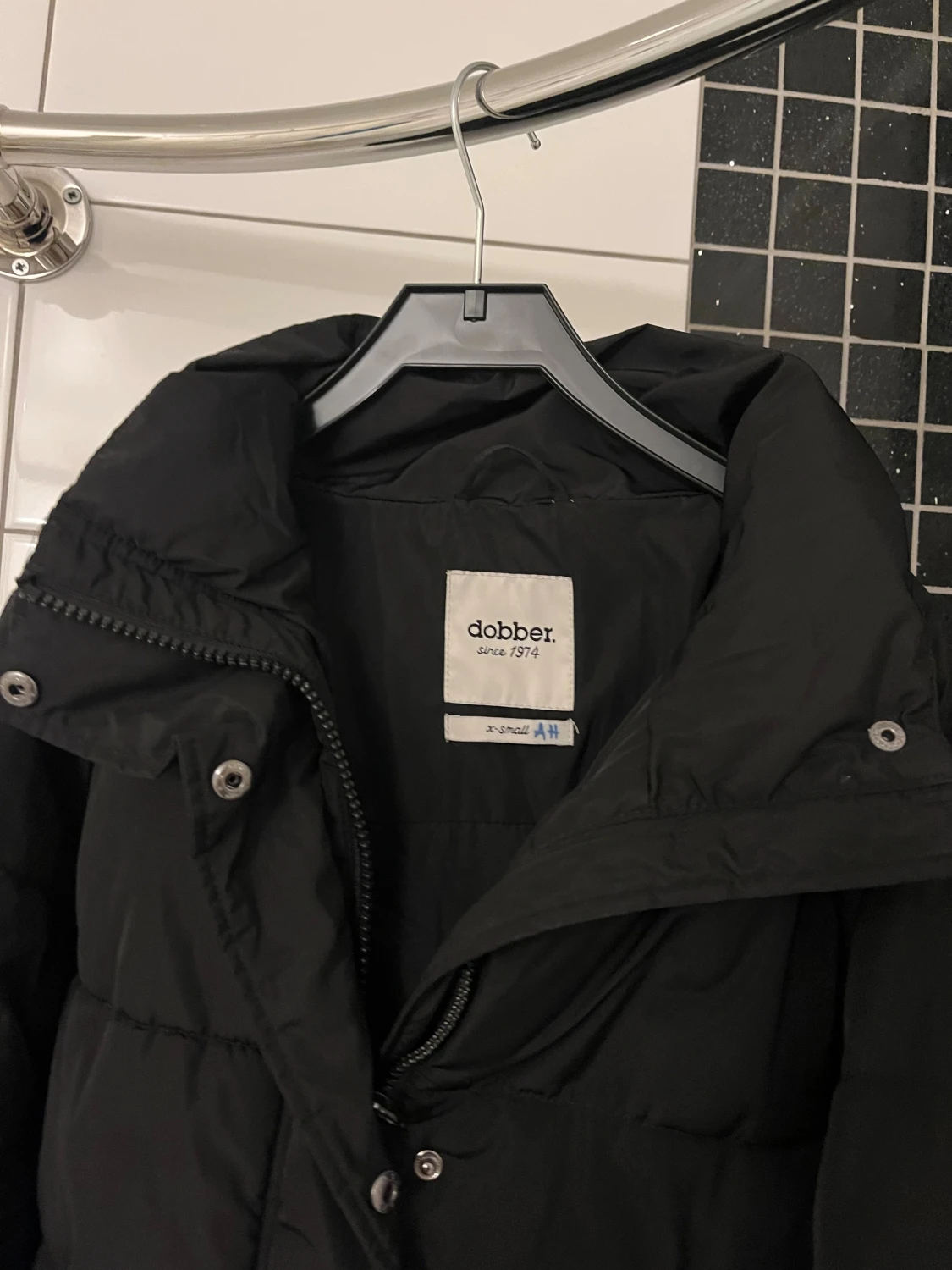 Svart pufferjacka från Dobber  - 5