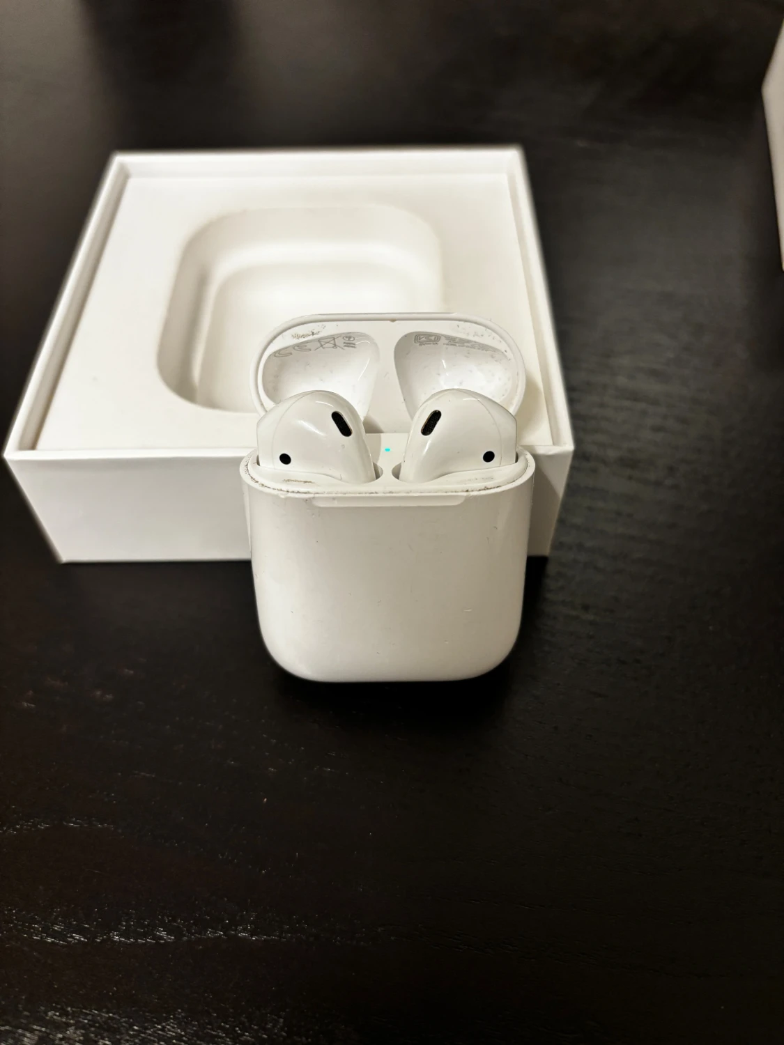 Apple AirPods (2nd Generation) - 3