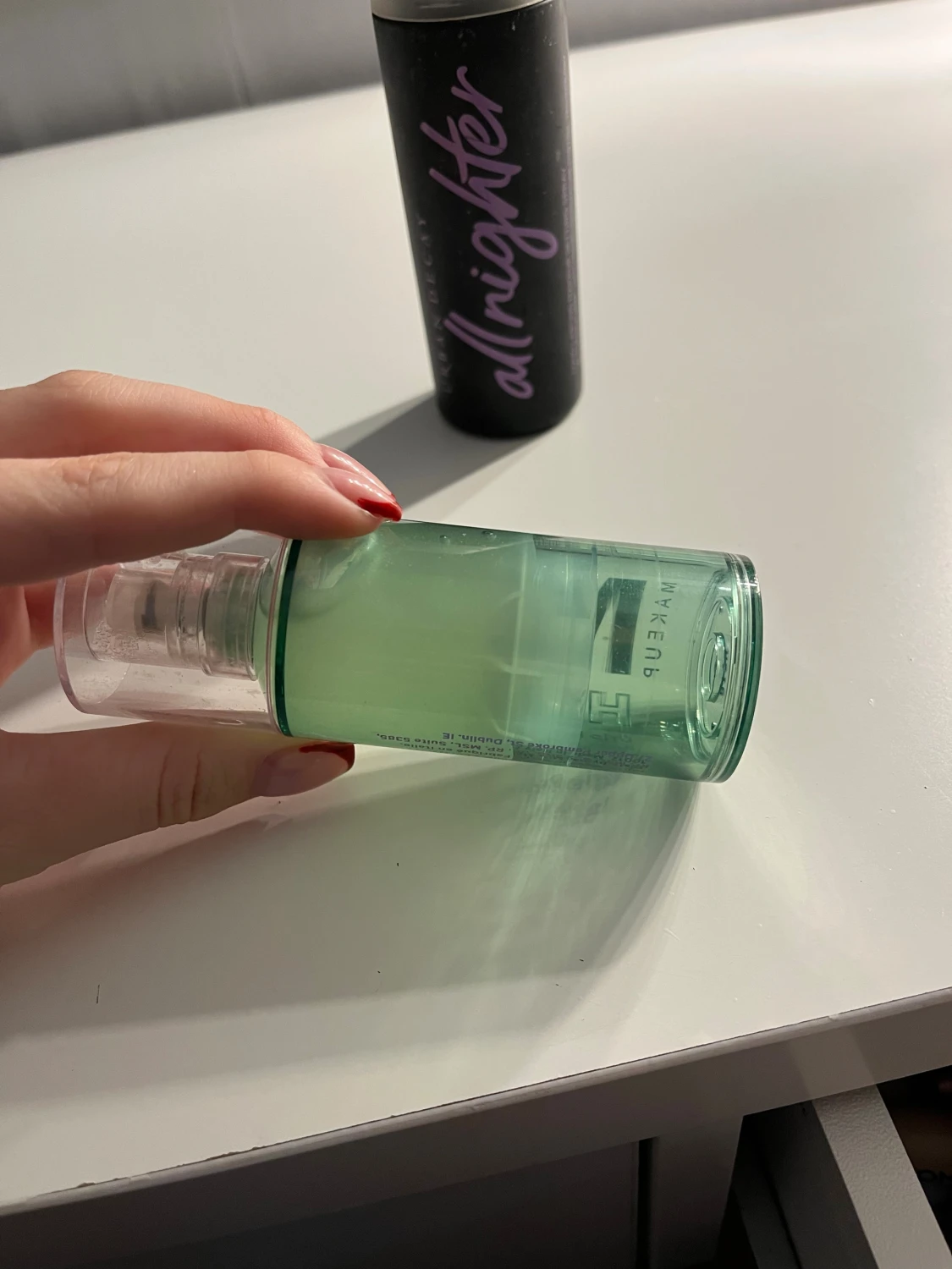 Milk primer 45ml och urban decay settingspray 118ml - 1