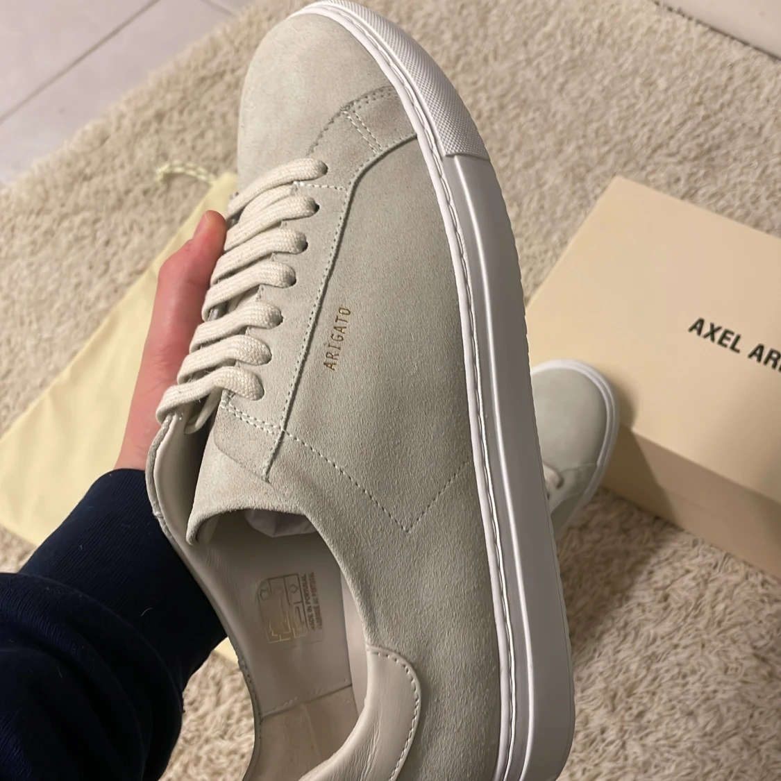 HELT NYA! (Oanvända) Beige sneakers från Axel Arigato - 1