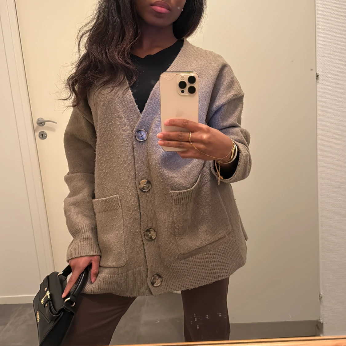 Oversized kofta med stora knappar - 1