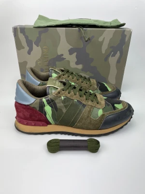 Valentino skor  - BLACK FRIDAY REA!! Valentino skor. Hör av dig vid frågor