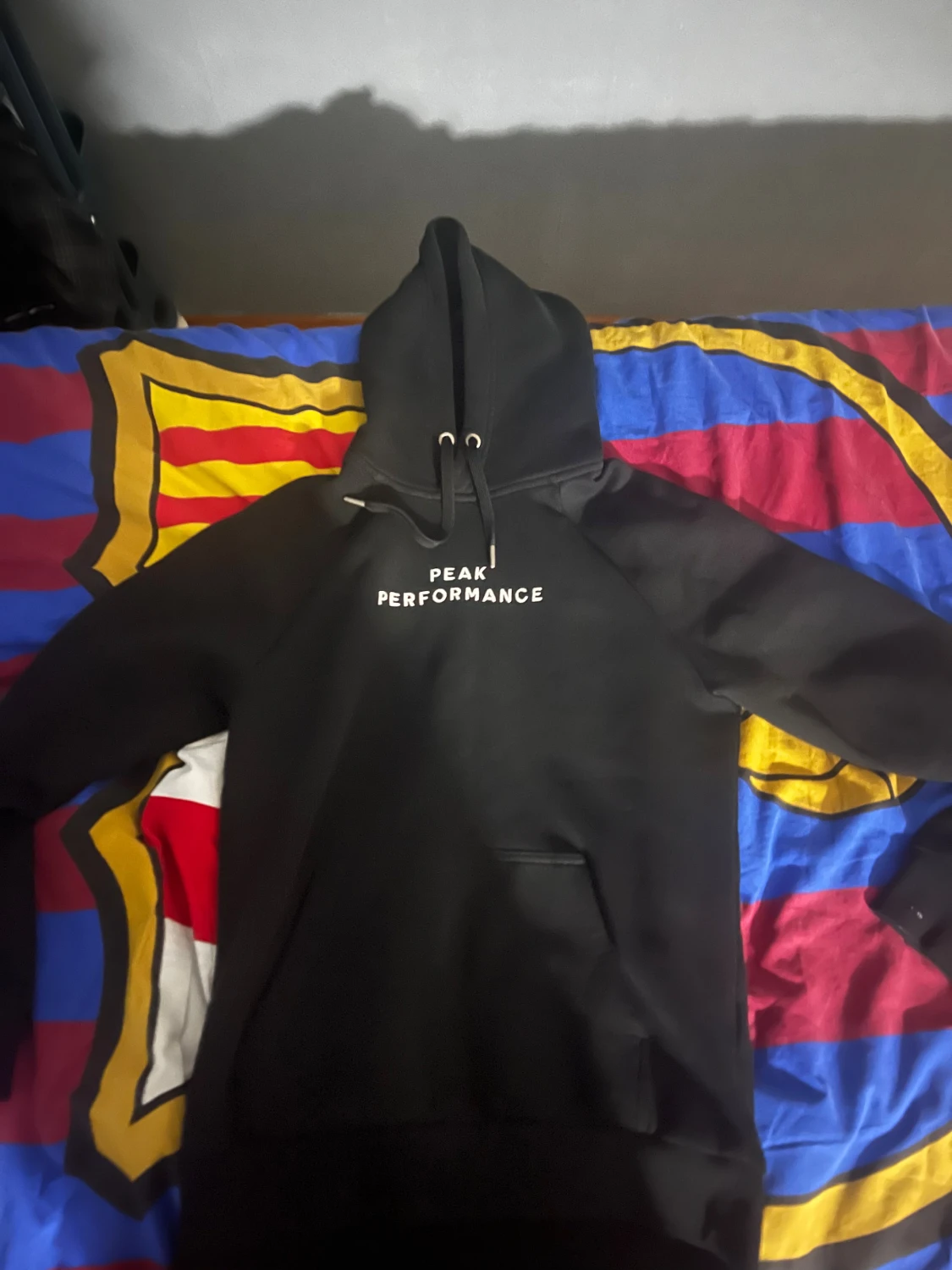 Svart hoodie Peak Performance S