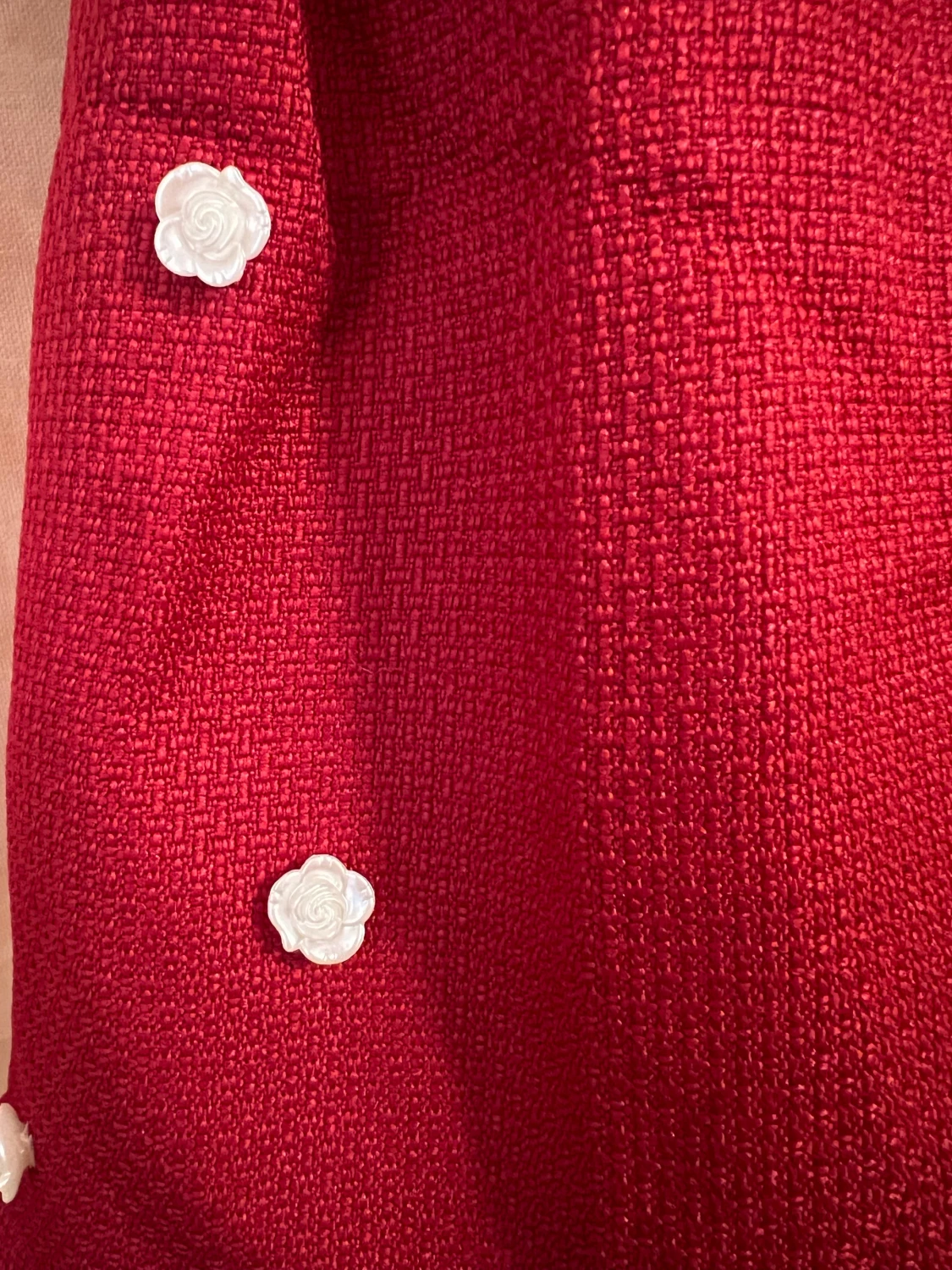 Röd kjol med vita blommor och bälte midja kedja  - 2