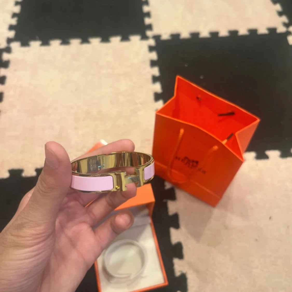 rosa och guld armband