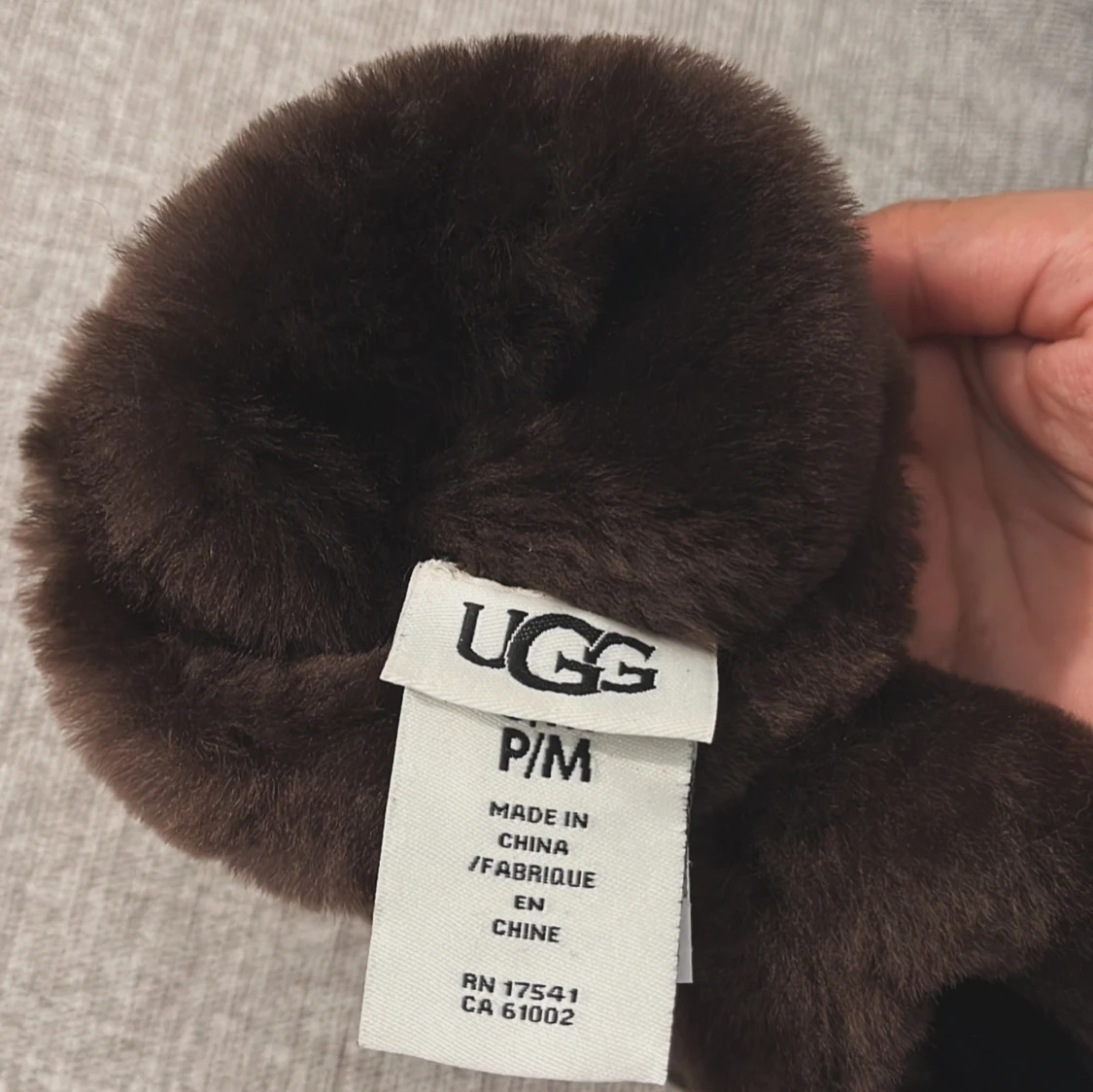 Bruna pälsfodrade UGG-vantar - 2