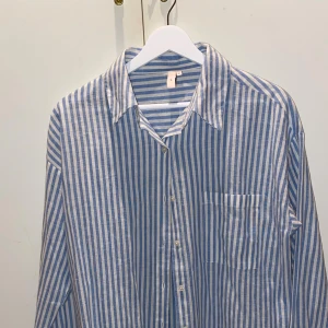 Nelly skjorta - Superfin skjorta från Nelly! Endast använd en gång❤️ Skriv vid frågor eller fler bilder❤️