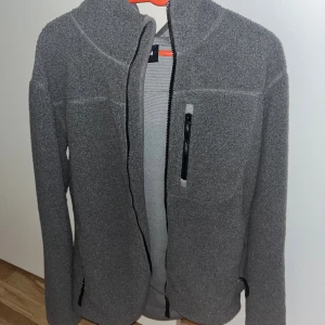 Fleece jacka  - Säljer helt ny Fleece jacka 
