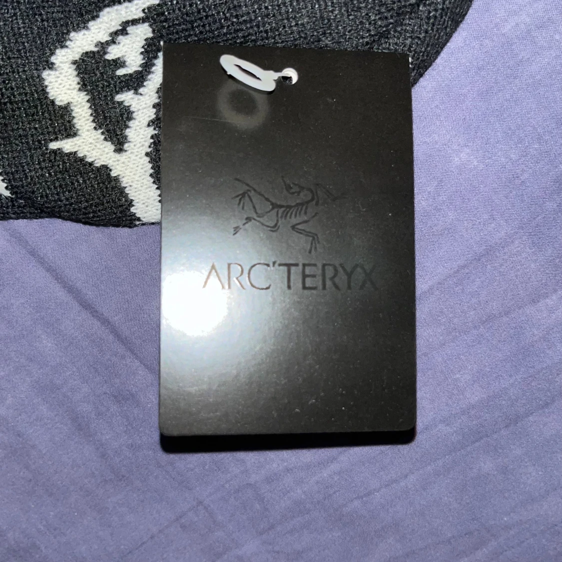 Svart Arc'teryx mössa med skelett - 2