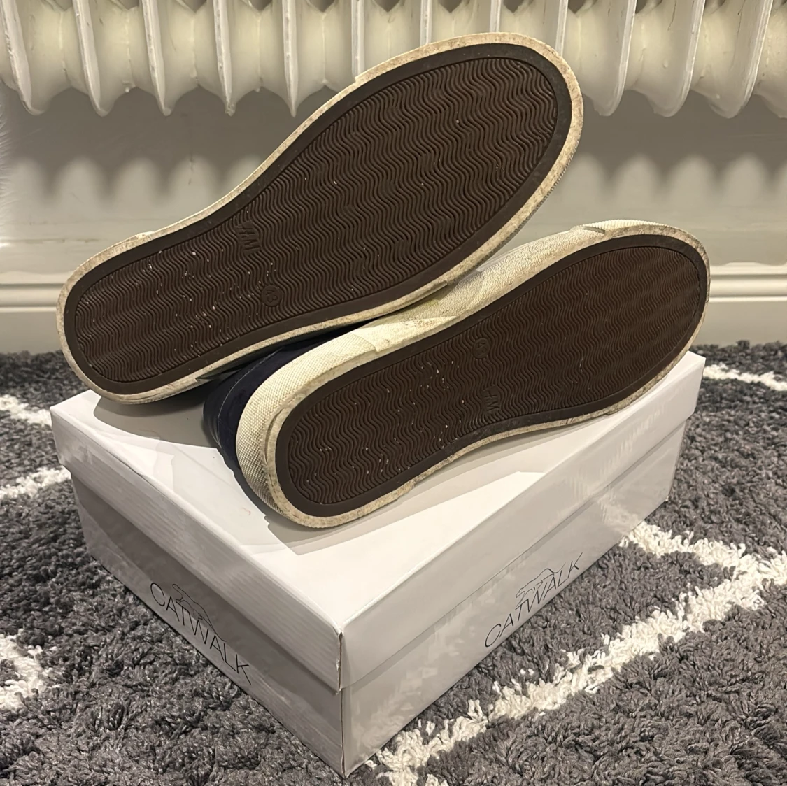 Mörkblå sneakers från H&M - 3