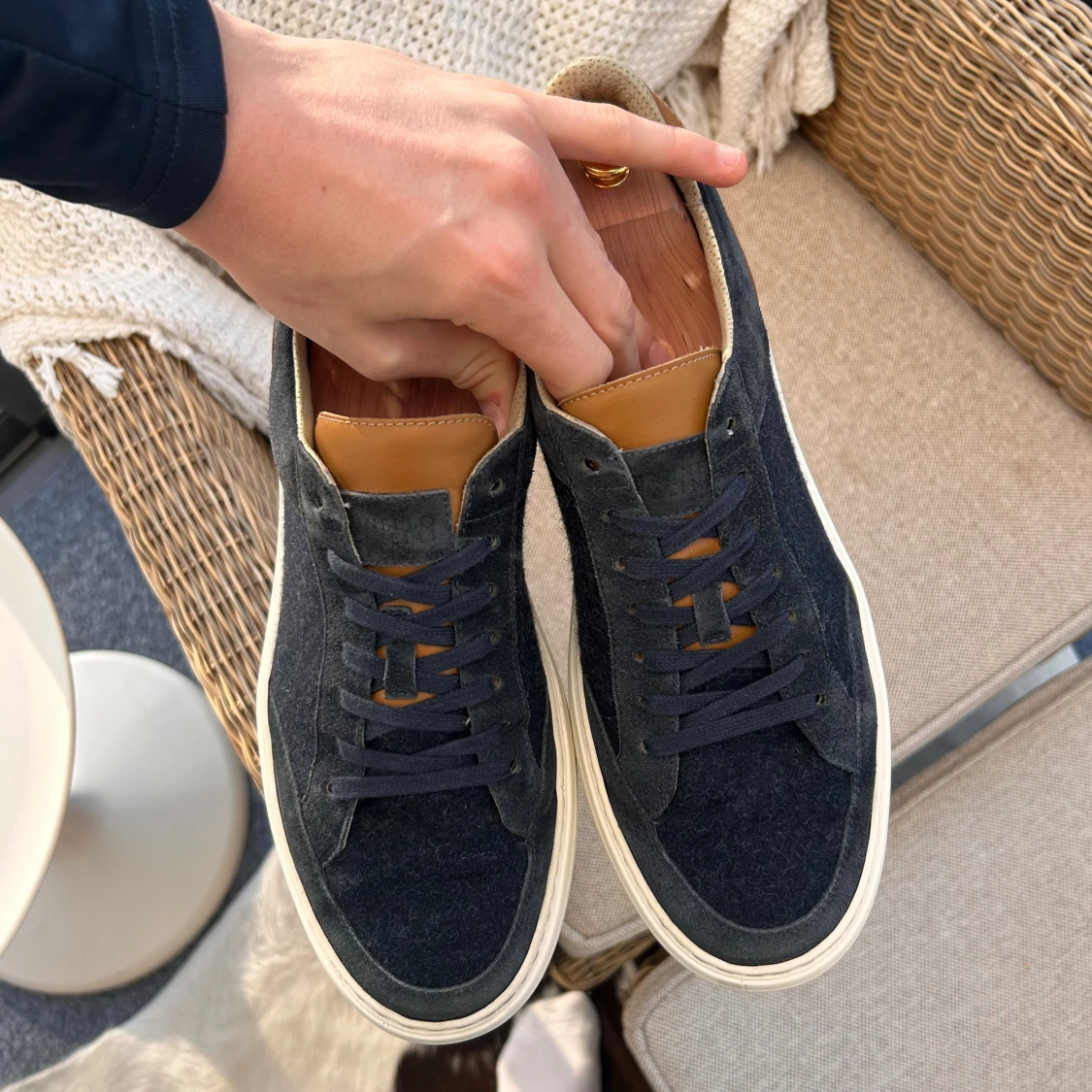 Mörkblå Brunello Cucinelli sneakers med bruna detaljer - 1