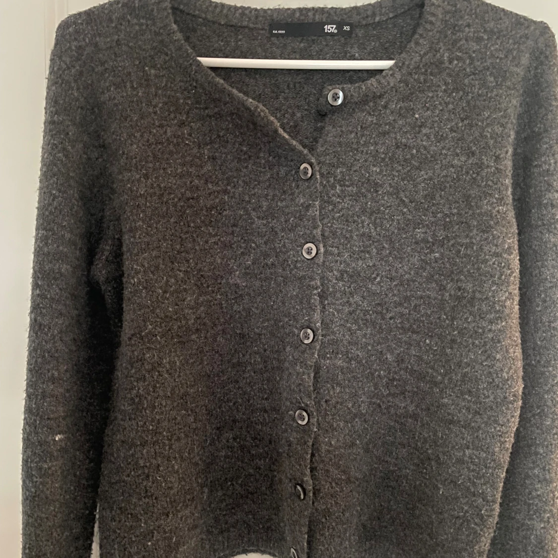 Mörkgrå kofta från lager 157