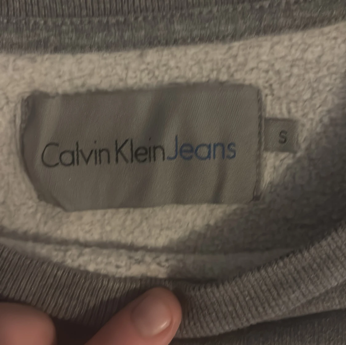 Grå sweatshirt från Calvin Klein Jeans - 1