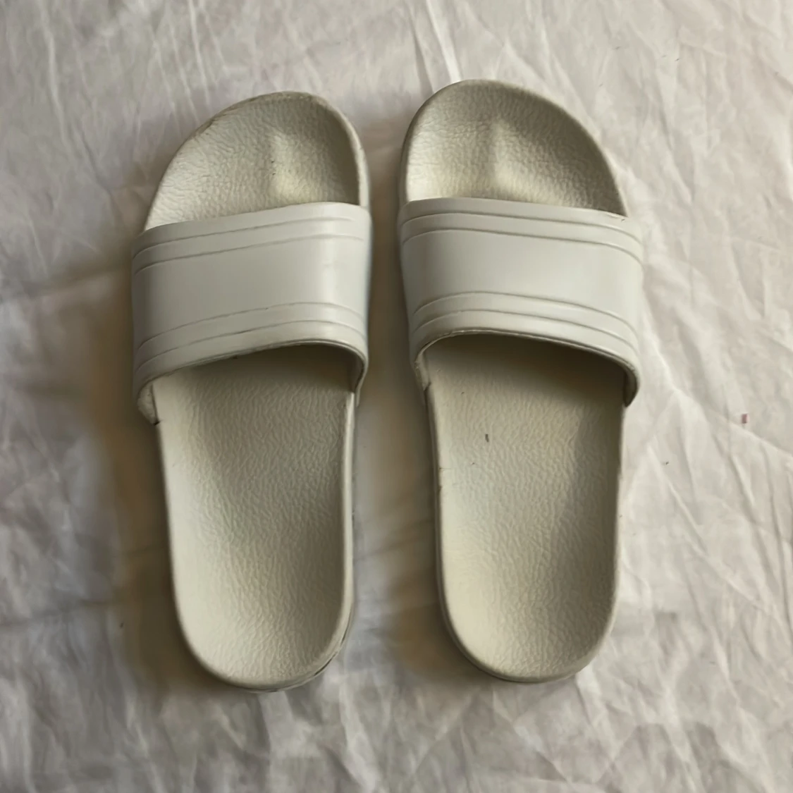 Vita slides sandaler