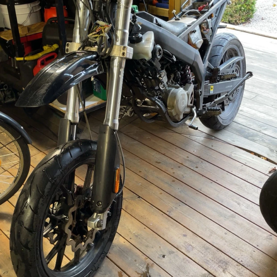 Derbi säljs i delar  - 3