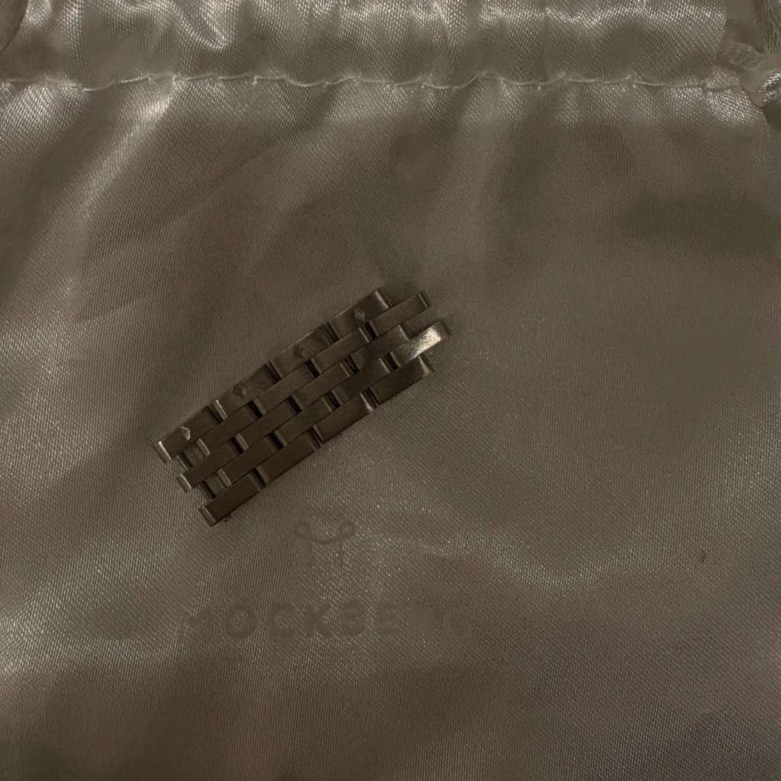 Mockberg silverfärgad rektangulär klocka - 1