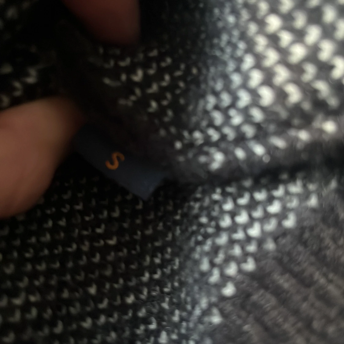 Svart stickad Louis Vuitton tröja - 4