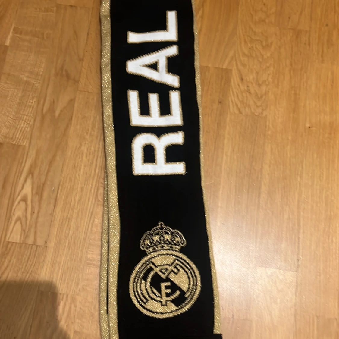 Real Madrid svart och guld halsduk - 1
