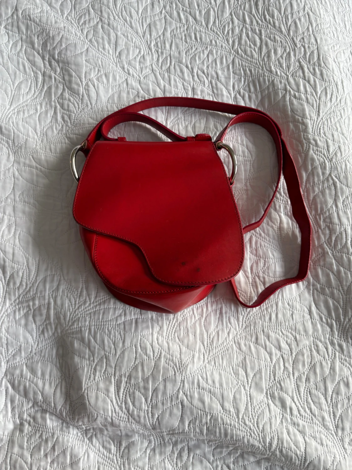 Röd axelväska från ATP Atelier