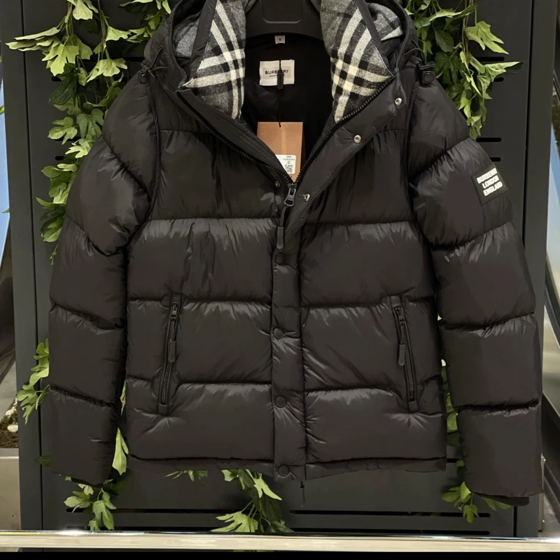 Svart pufferjacka från Burberry