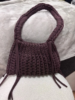 Virkad brun axelväska - Unik brun virkad väska, superfin 🤎