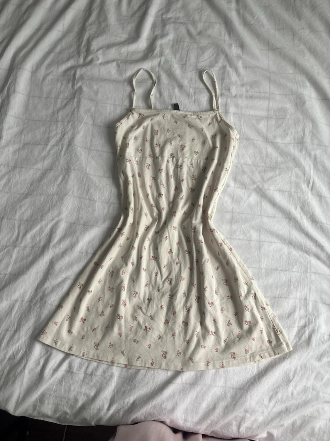 Blommig kort klänning från H&M Divided - 2