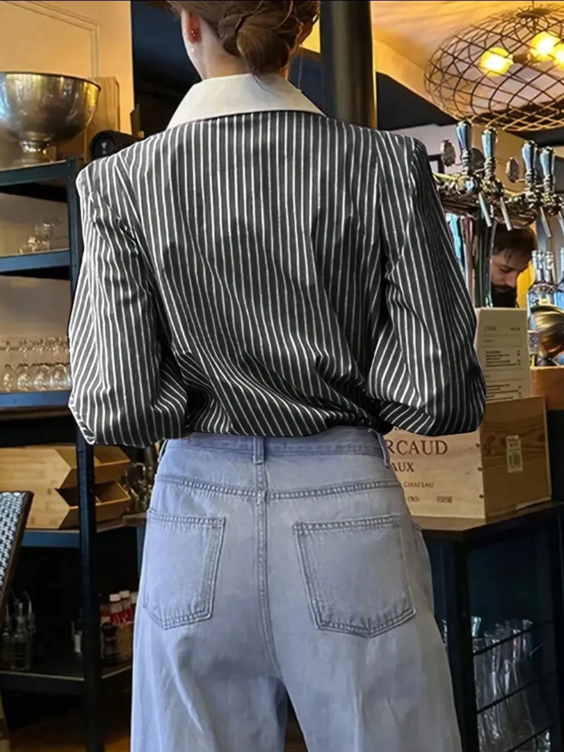 Svartvit randig skjorta med kontrastkrage - 3