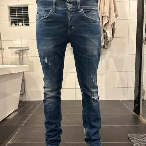 Dondup jeans George  - Dondup jeans George i mycket bra skick, storlek 31. Pris går att diskutera vid snabb affär!