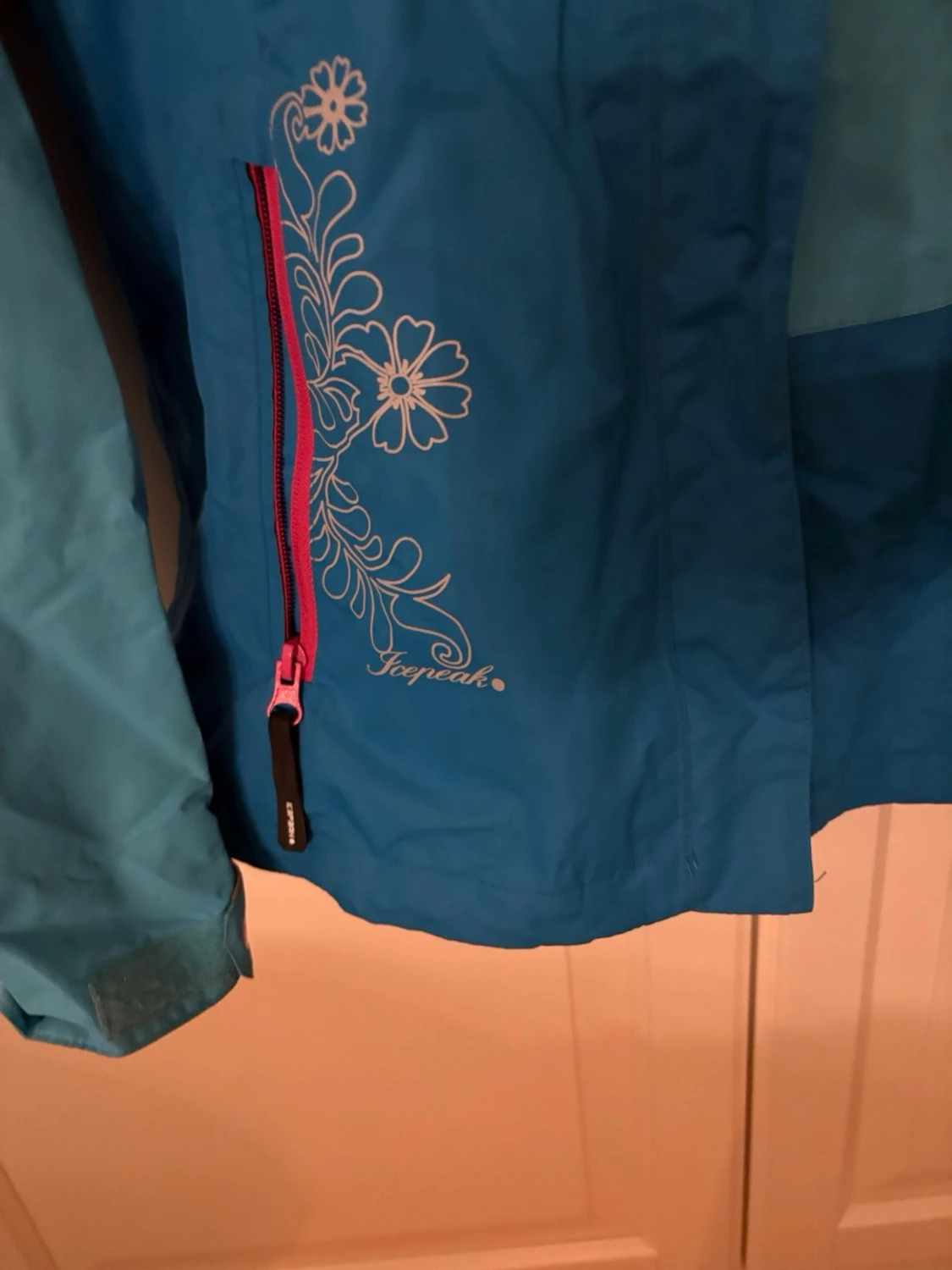 Blå vindjacka från Icepeak med blommor - 2