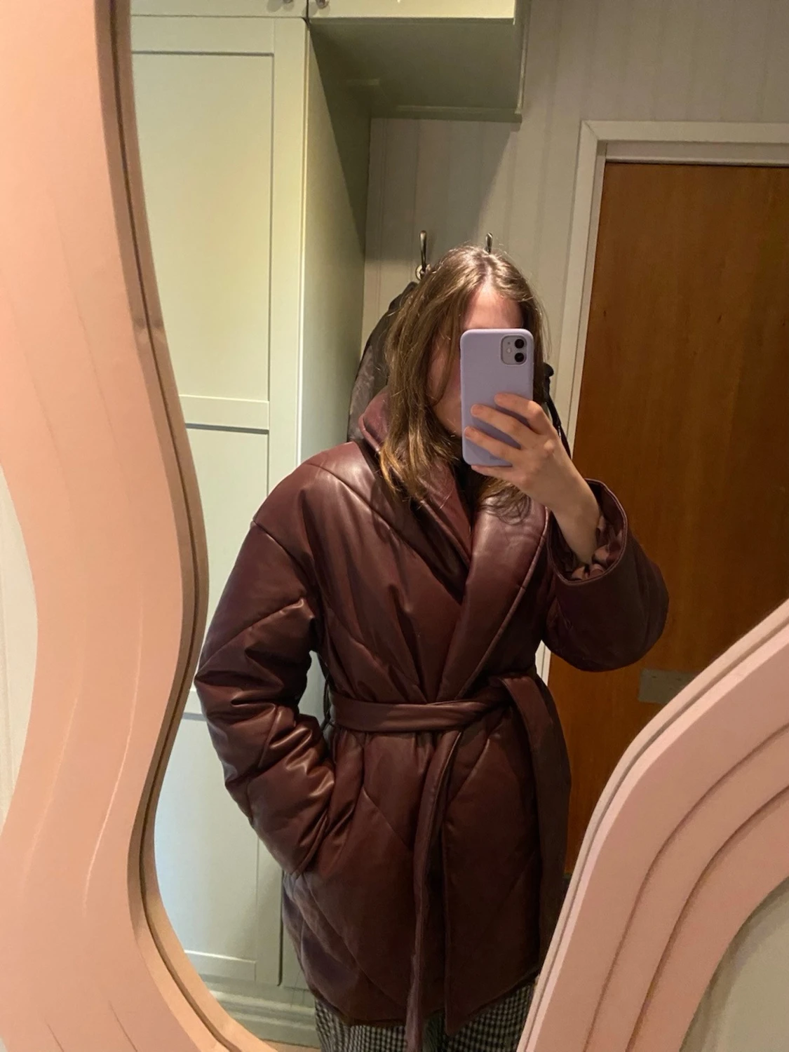 Quiltad vinröd pufferjacka från Monki