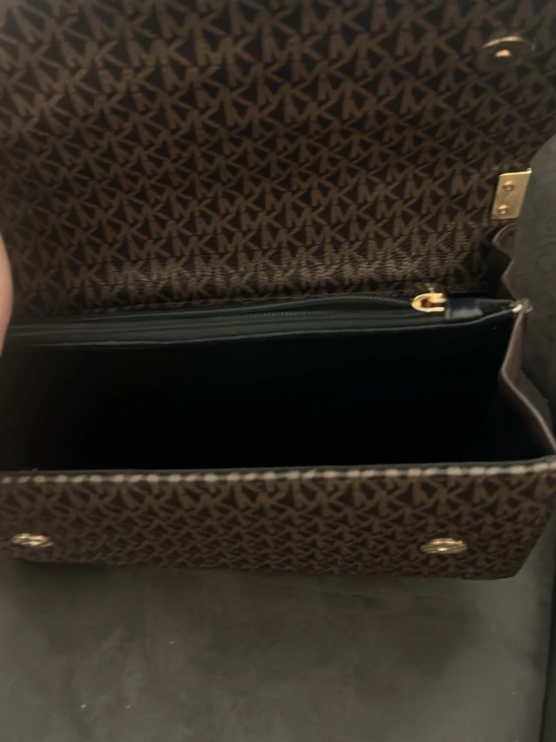 Brun axelväska från Michael Kors - 1