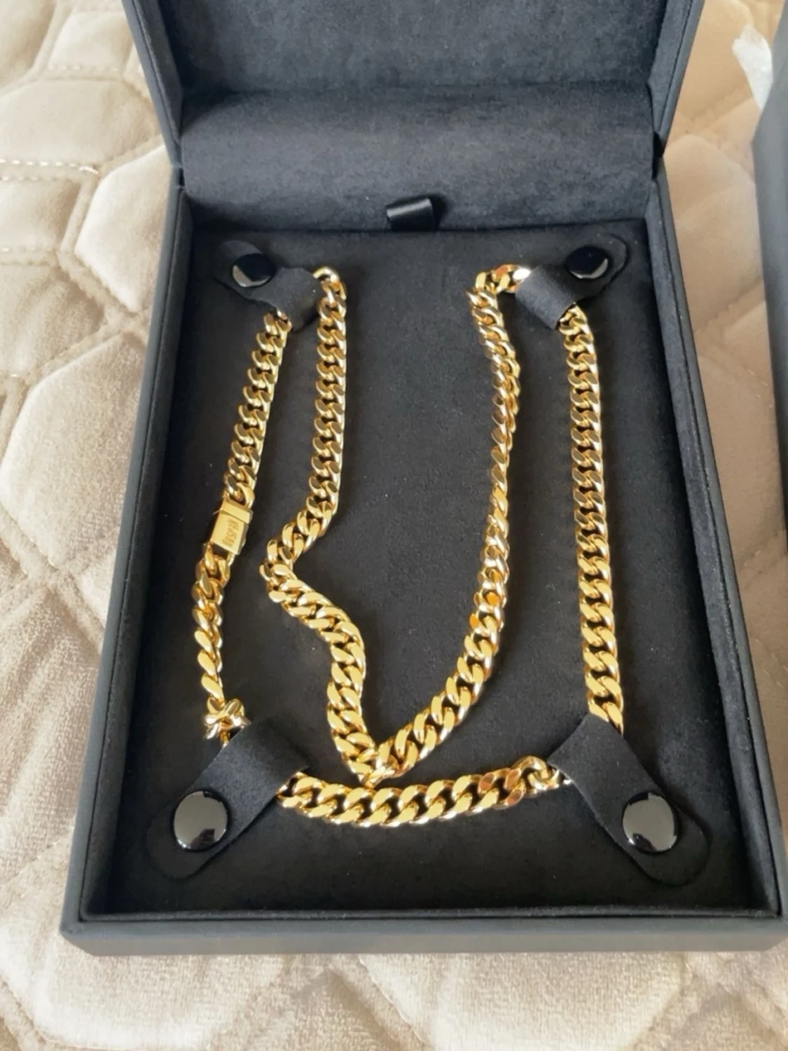 Guldfärgad kedja från Kejsar - 1