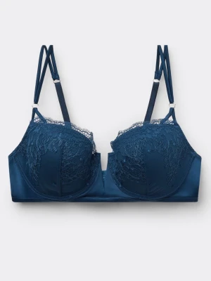 Intimissimi BH OANVÄND  - Säljer en intimissimi BH som jag fick i julklapp, den va tyvärr i fel storlek. Såklart oanvänd och har lapp kvar! 💙Storlek 75C