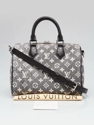 Väska / handväska / axelremsväska  - Helt ny speedy monogram denim väska. 25 cm! Dustbag och lås ingår. Se bilder och skriv vid frågor 😊