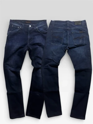 Nudie Jeans Lean Dean 30/32 - Hej! Säljer nu dessa feta Nudie Jeans i den populära modellen Lean Dean, med en riktigt najs passform. De är i storlek W30 L32. Ordinarie pris: 1600 kr. Defekter ses på sista bilderna. Hör av dig om du undrar något!