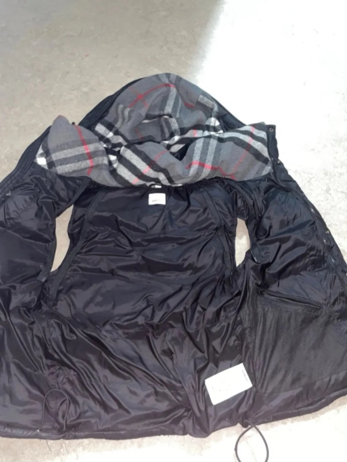 Svart Burberry dunväst med huva - 2