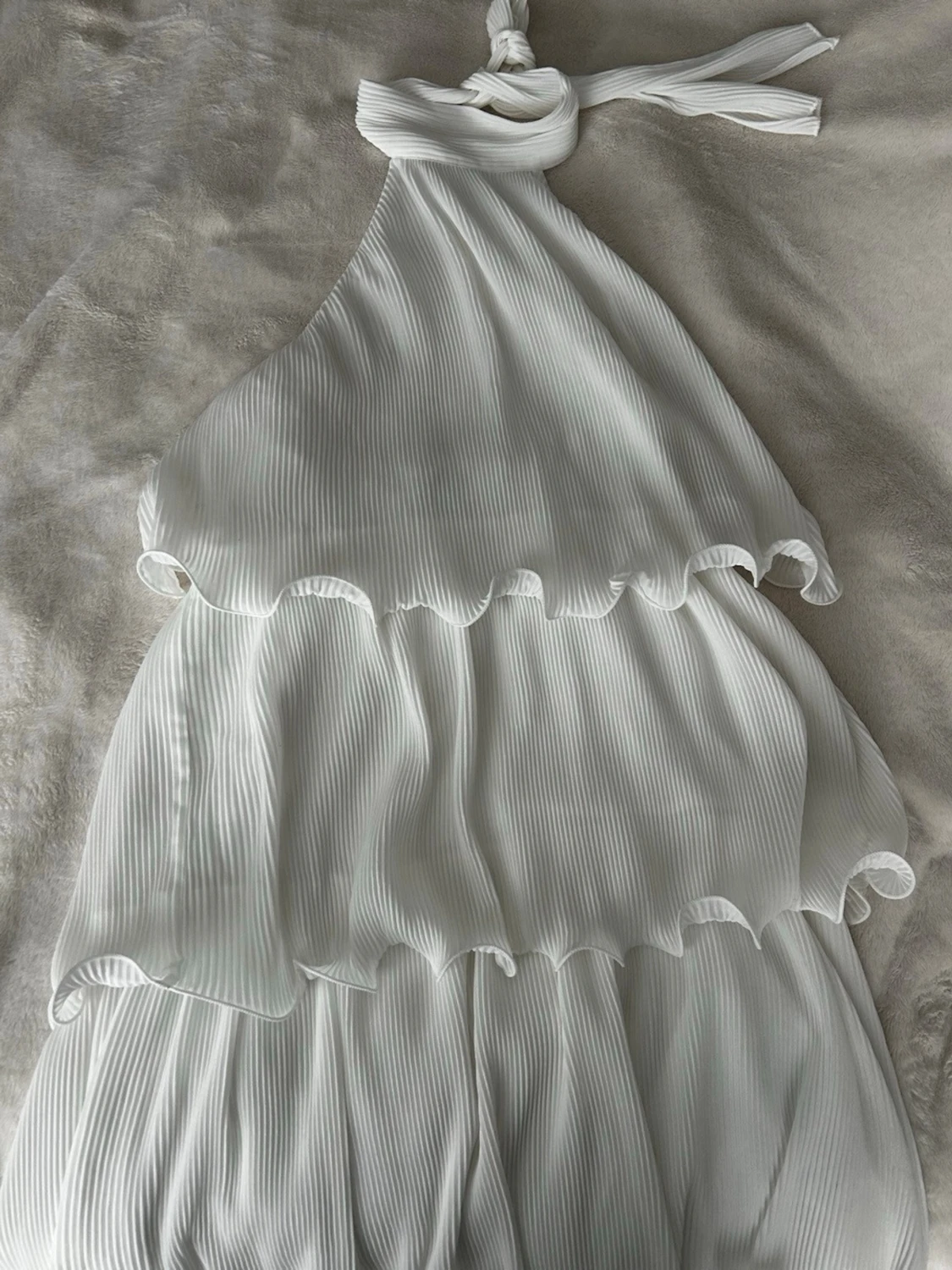 Vit volangklänning med öppen rygg - 2