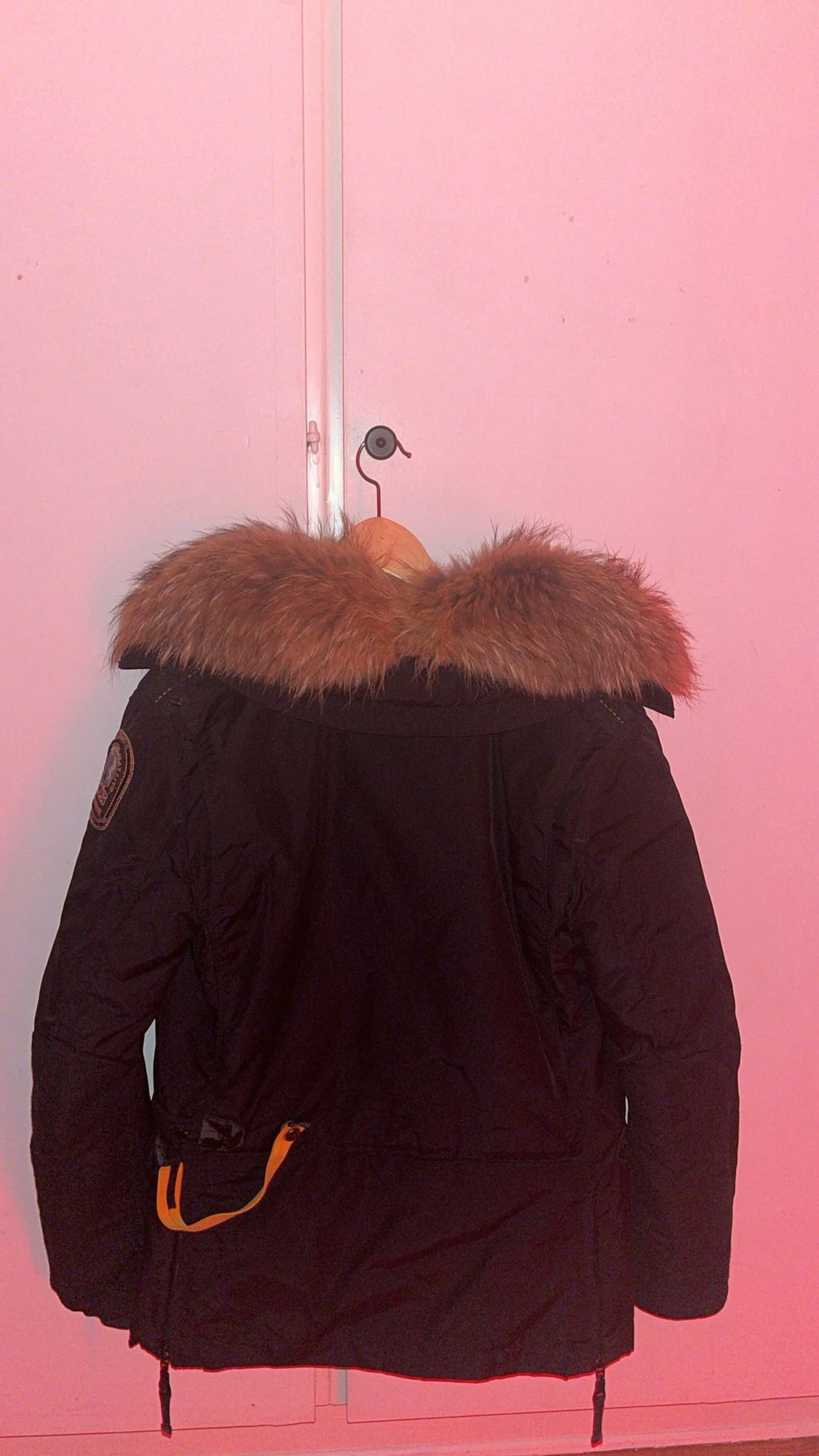 Svart Parajumpers jacka med äkta päls  - 3