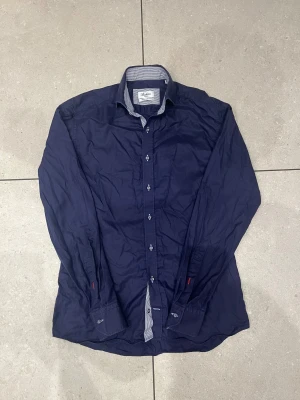 Stenströms Skjorta - Stenströms skjorta säljs | Strl: 40/M | Självklart äkta✅| Skick: 9/10 | Modell: 180cm/72kg | Hör av er vid frågor! 