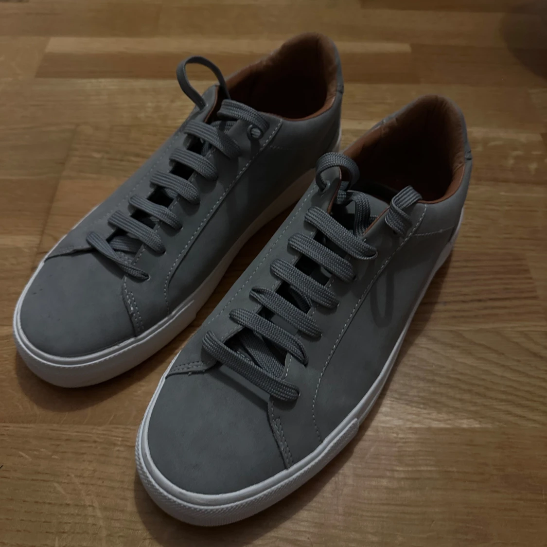 Gråaskor från Zara - 2