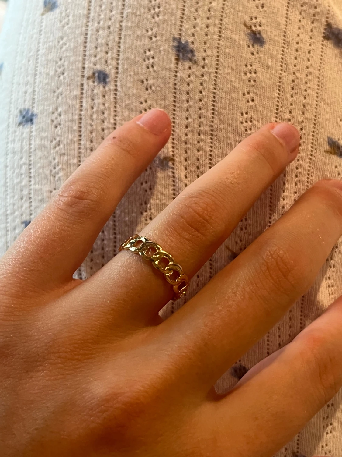 Guldiga chunky ringar med blomma - 5