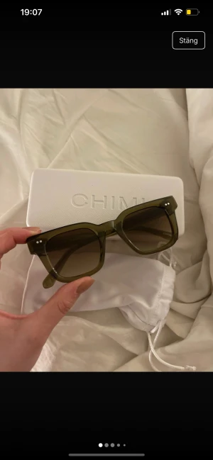 CHIMI solglasögon 04 Green - Inga repor alls, fint skick men något tillböjda. Inget som stör
