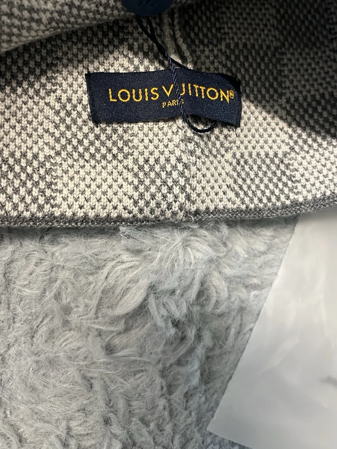 Oanvänd mössa helt ny priset går o diskutera  - 1