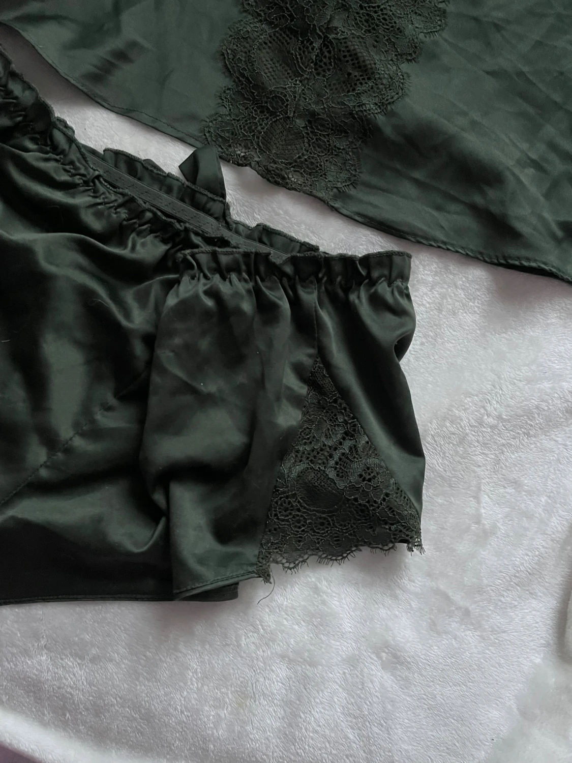 Mörkgrön spetsdetaljerad pyjamas - 4