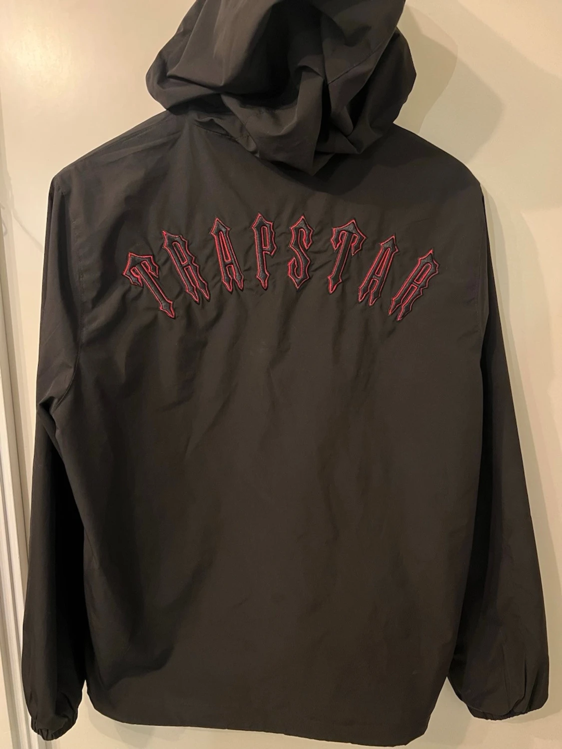 Svart vindjacka från Trapstar M - 1