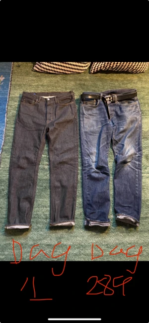 Raw Selvage jeans från Acne Studio - Helt sprillans nya raw selvage jeans från acne studios. Använda en gång när jag provade på dem efter jag fått hem dem. Nypris va 2459kr mitt pris är 799kr Stolek är W31 L32! Kontakta mig gärna för mer bilder eller frågor om pris! 😇🎉
