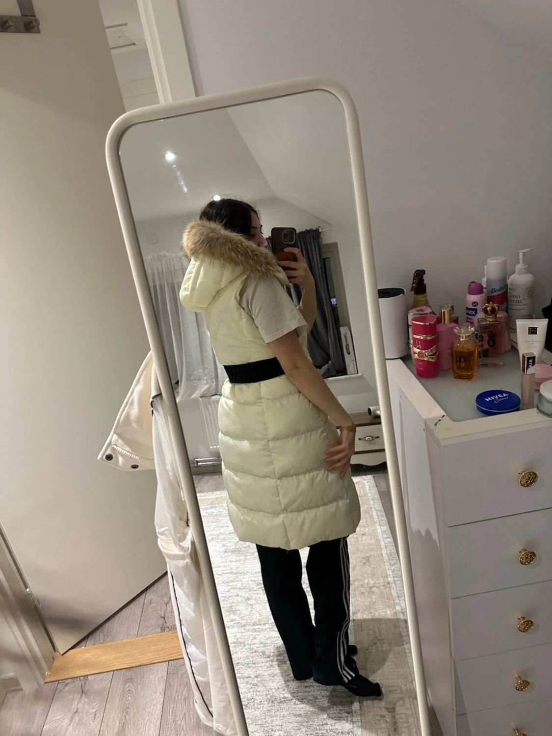 Vit lång dunväst från Moncler - 1