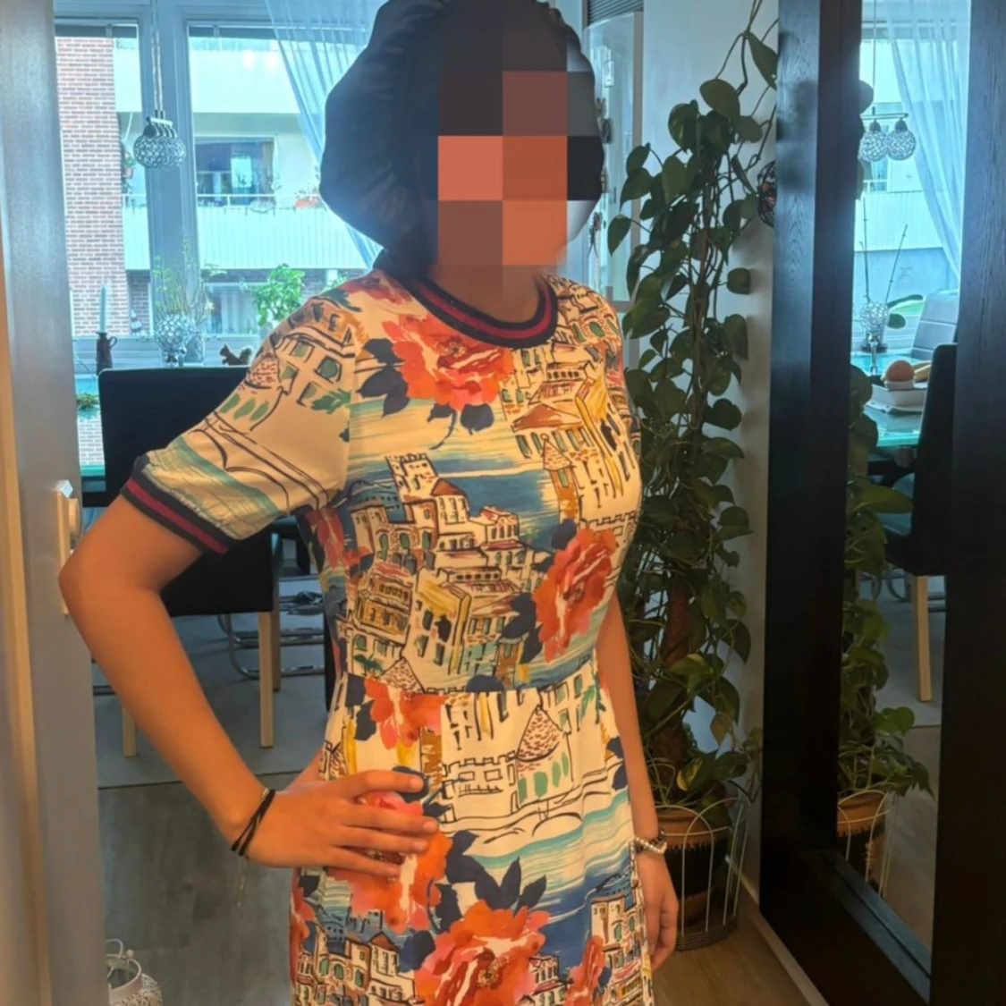 Färgglad Positano-klänning från Oui - 1