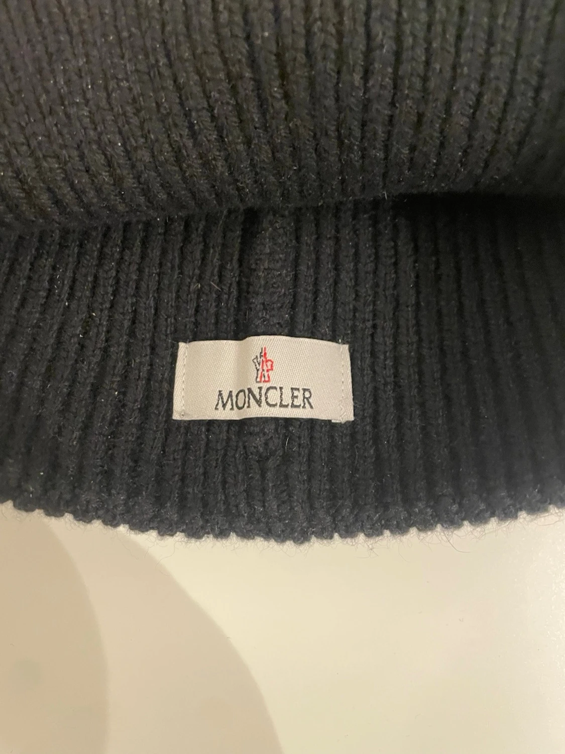 Moncler mössa  - 2